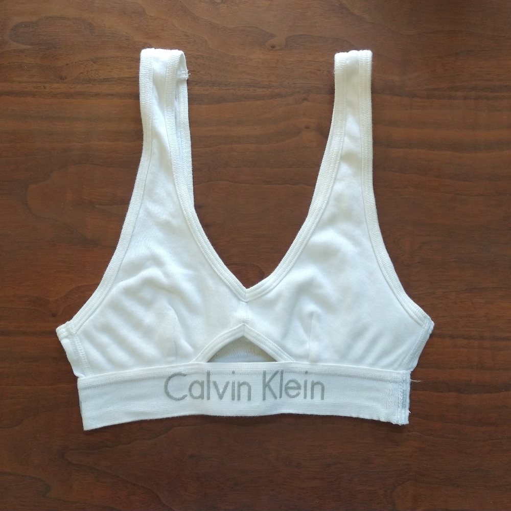 Calvin Klien unlined keyhole bralette